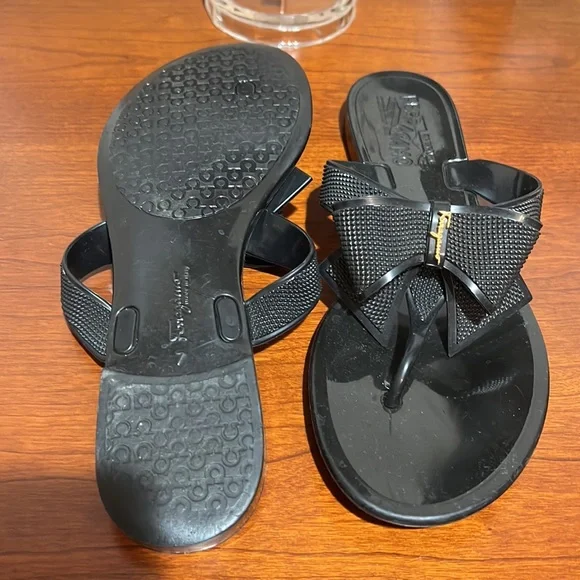Sandals - Picture 2 of 4
